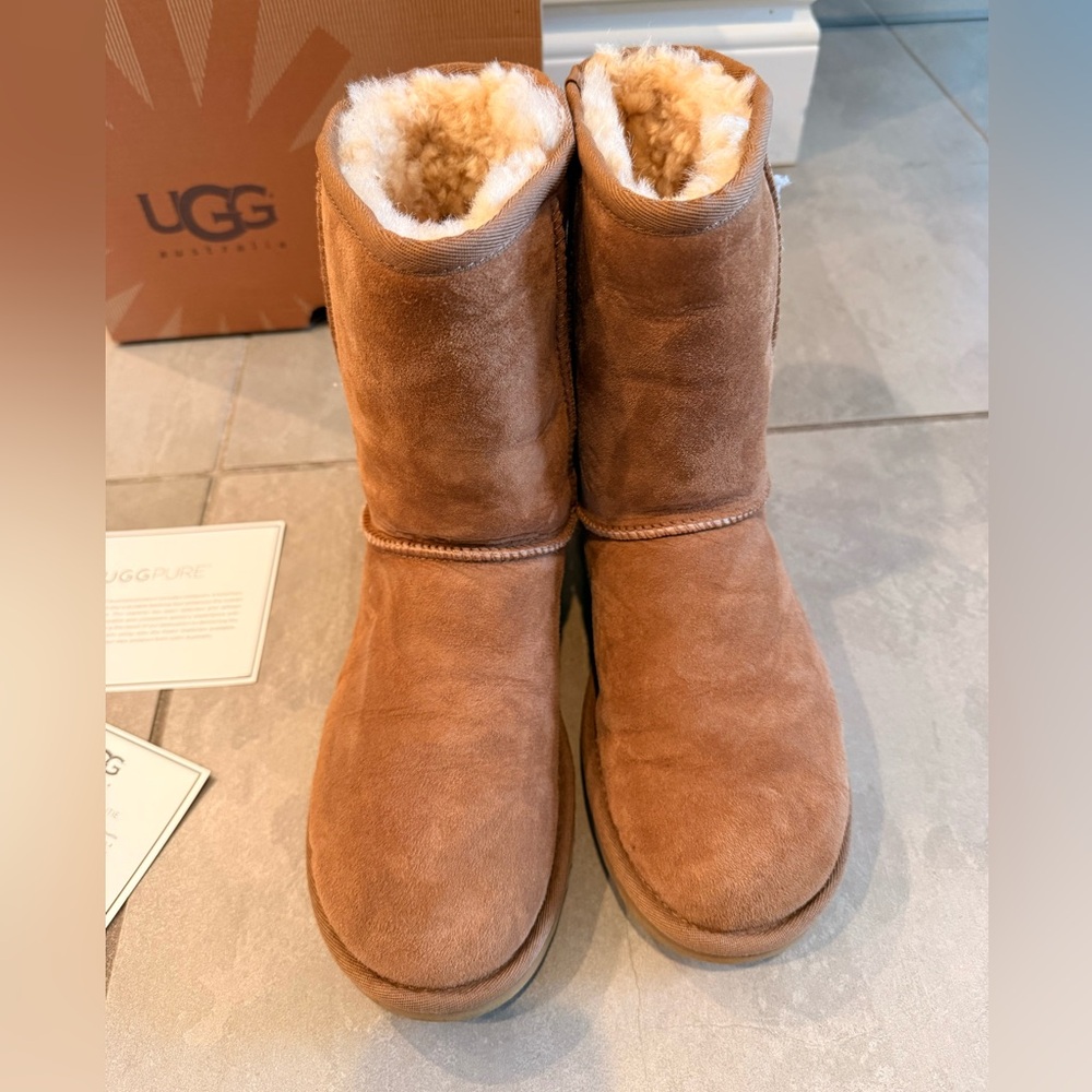 UGG Australia Classic Short 5825 Chestnut Shearling Boots - Picture 2 of 10